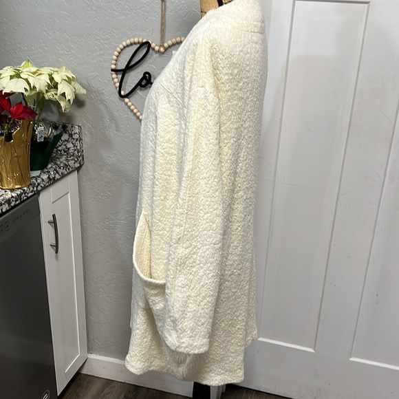 FREE PEOPLE OVERSIZED CREAM TEXTURED LONG SWEATER SMALL - Picture 7 of 14